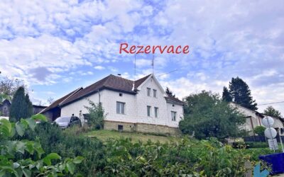 Bratřejov u Vizovic – velký dům se stodolou a pozemkem